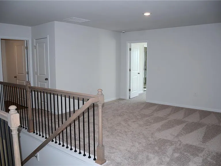 1121 Point Place Dr — Photo 17