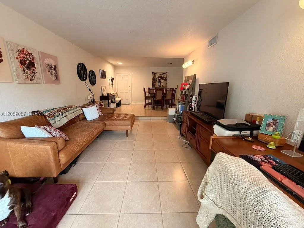 Palms Of Pinecrest Condo — Photo 2