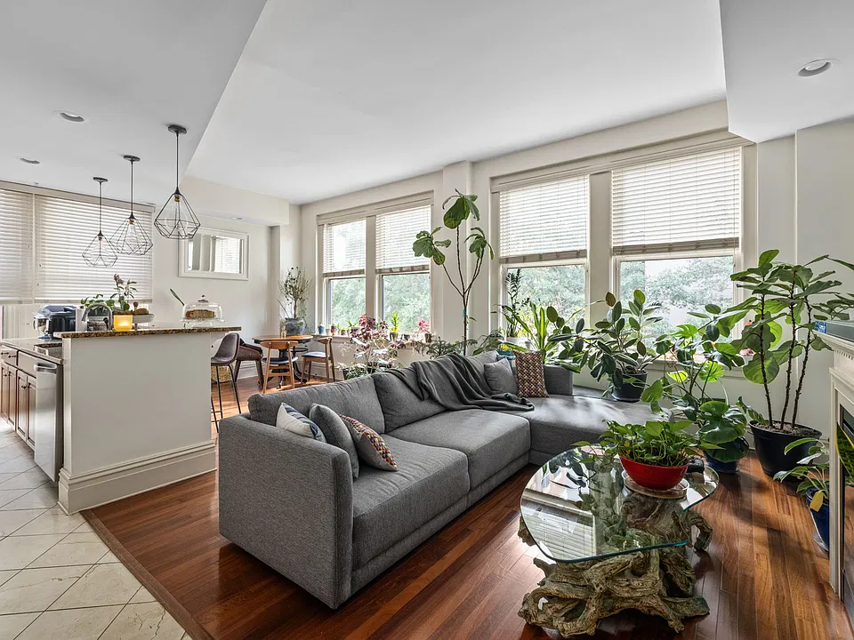 6 N 6th St #3A