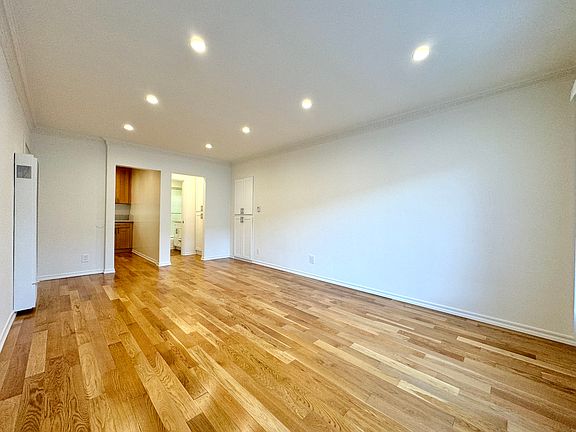 3rd image of 1235 N Harper Ave #21