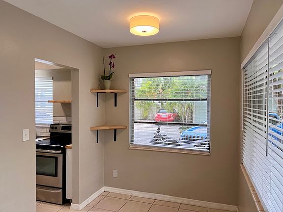 dining area off kitchen