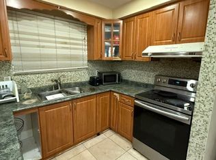 3291 Brandon Gate Dr, Mississauga, ON L4T 2G3