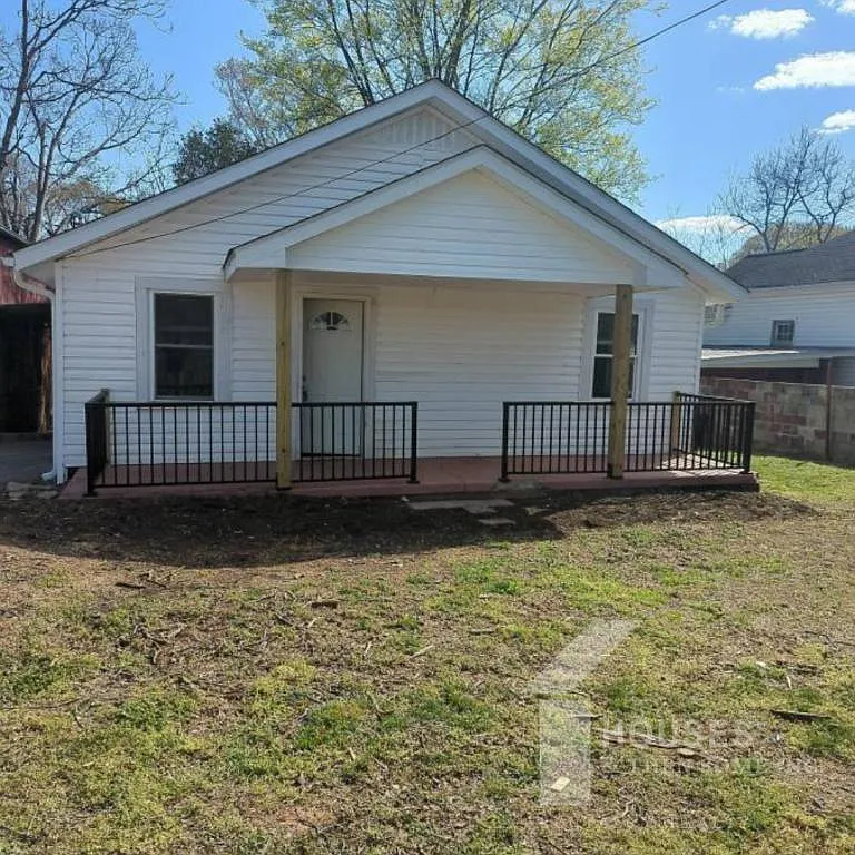 1211 Easley Bridge Rd. — Photo 1