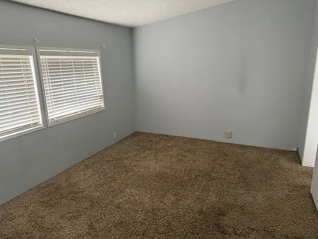 4975 Newport Ct — Photo 8