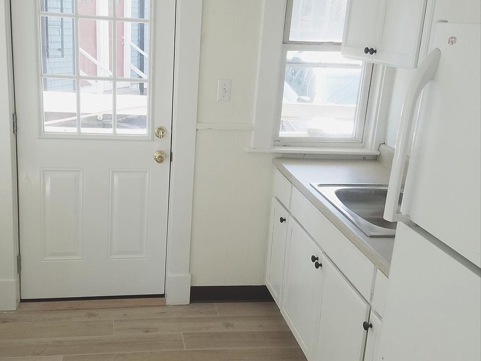 Kitchen access to deck