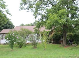 925 5th St SE, Hickory, NC 28602