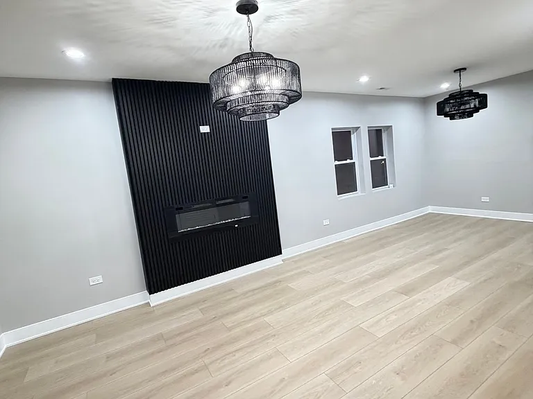 6350 S Saint Lawrence Ave — Photo 4