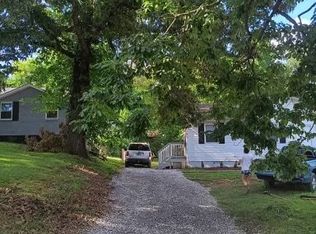 1541 Cherry Tree Dr, Clarksville, TN 37042