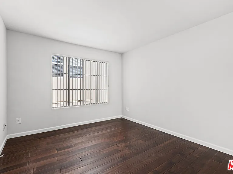 10627 Moorpark St #8 — Photo 12