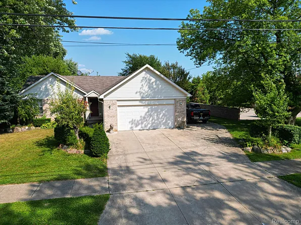 11712 Camden St, Livonia, MI 48150