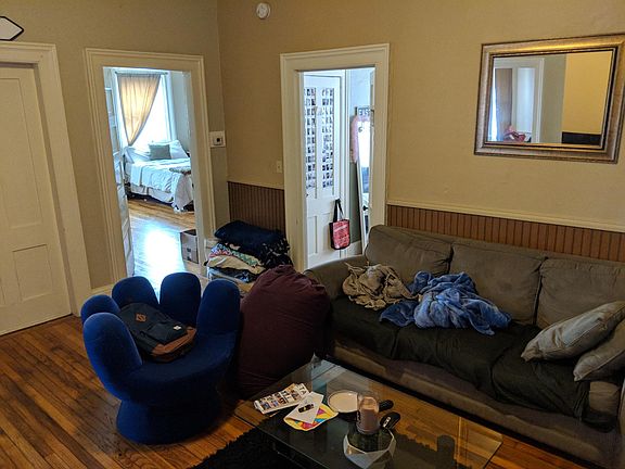 Spacious living room