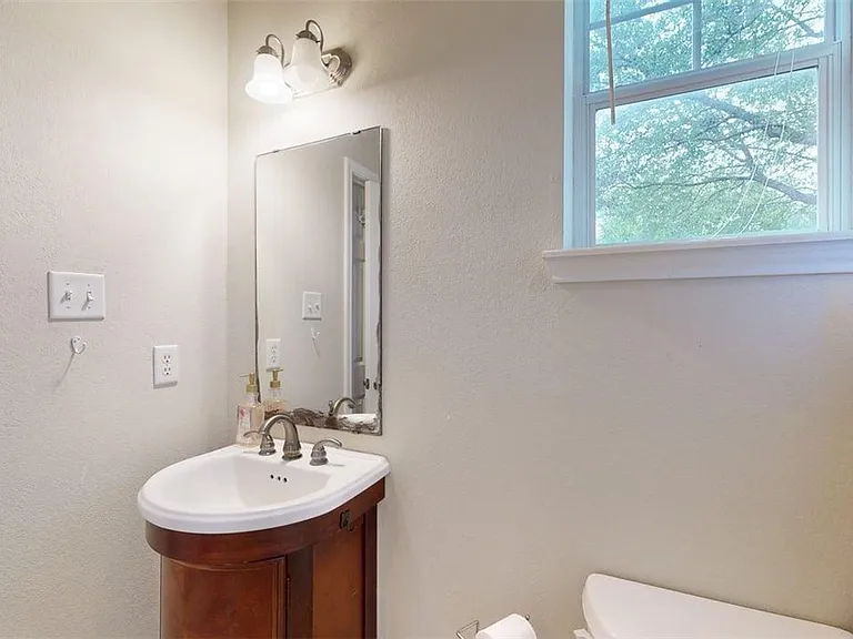4307 Spring Hill Dr — Photo 21