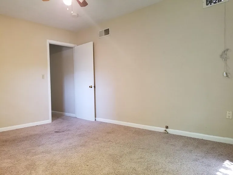 146 Spa Dr — Photo 13