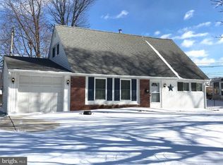 26 Hearth Rd, Levittown, PA 19056