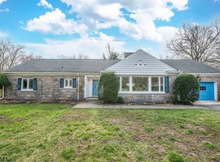 29 Sun Valley Way, Morris Plains, NJ 07950