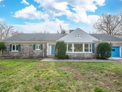 29 Sun Valley Way, Morris Plains, NJ, 07950