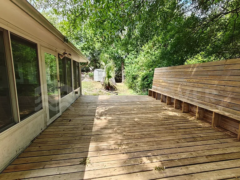 1549 Sonoma Ct — Photo 32