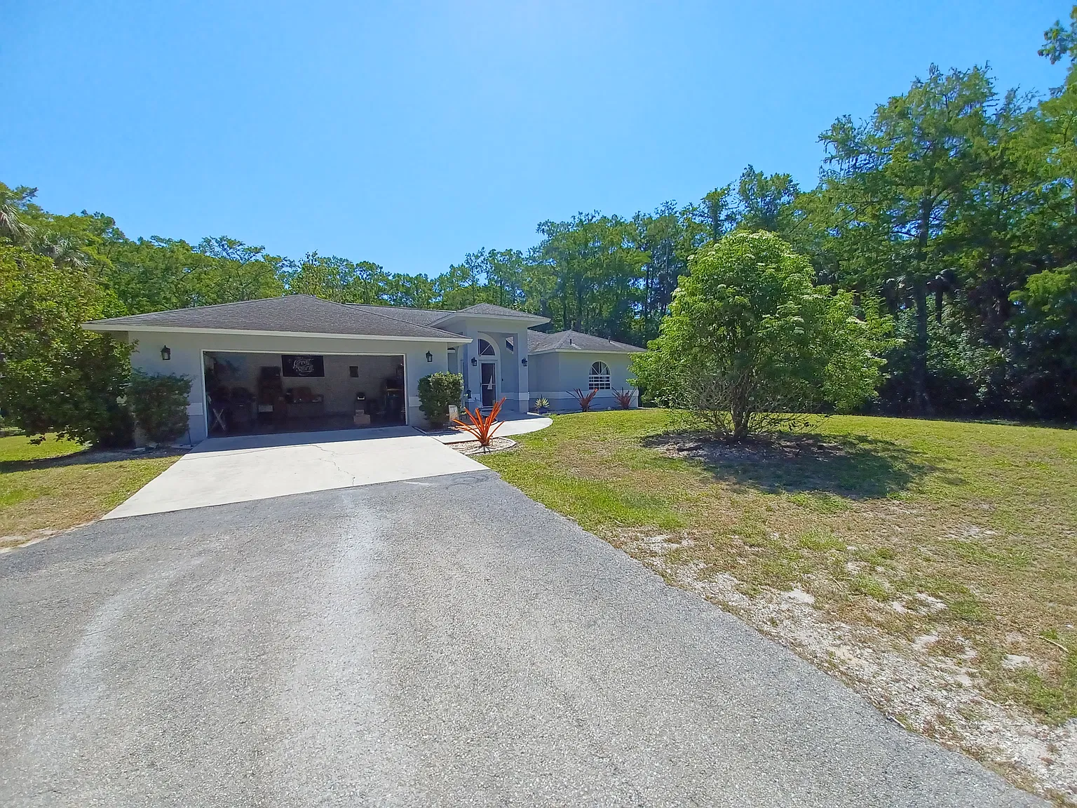 3 bed, 2300 sqft, $3,195 — Photo 2