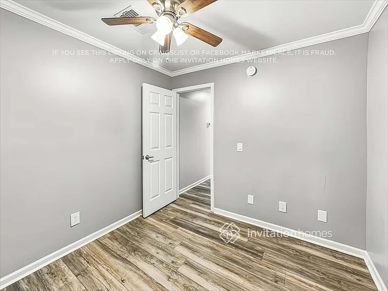 524 Warren Ave — Photo 12
