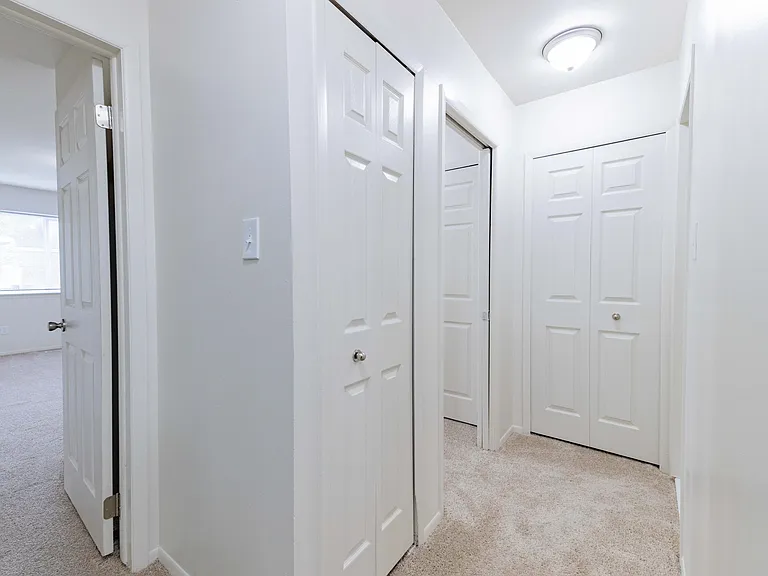 Coach House Apartments — Photo 47