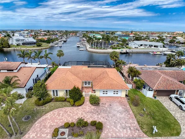 4933 Southshore Dr, New Pt Richey, FL 34652