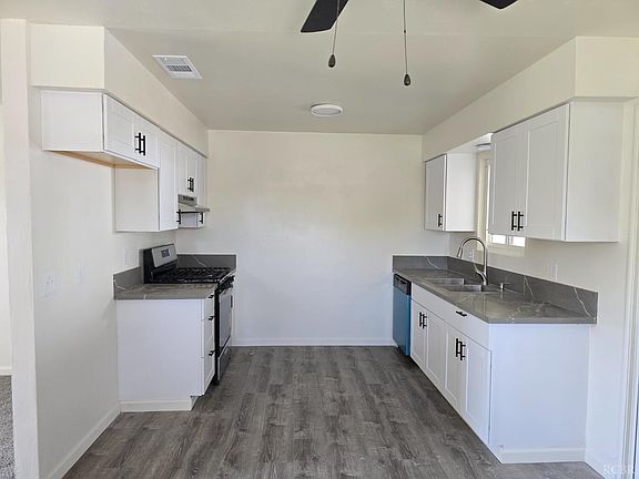 5th image of 1064 S Anacapa Ave