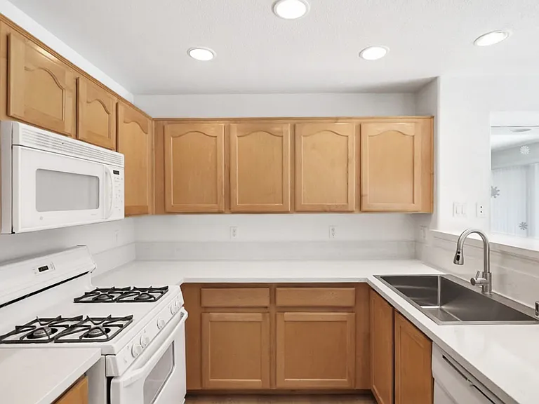 6545 Sundown Heights Ave — Photo 12