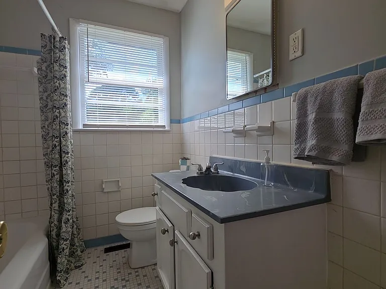 3902 Harwood Ave SW — Photo 7