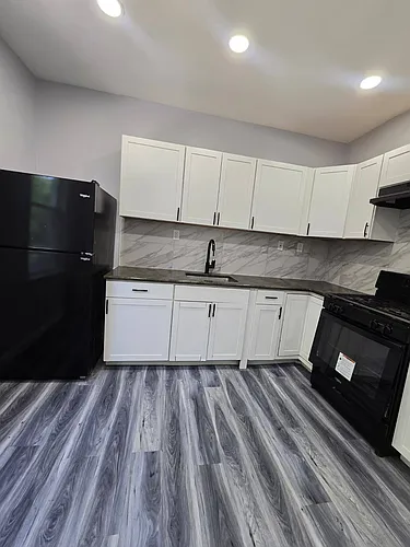 20 Wade St #2L Photo 1