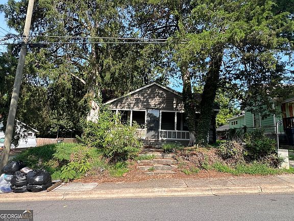 2nd image of 729 High St SE