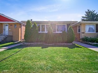 7827 Moody Ave, Burbank, IL