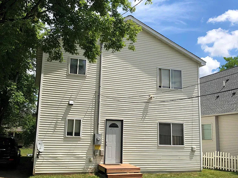 1323 Oliver Ave N — Photo 18