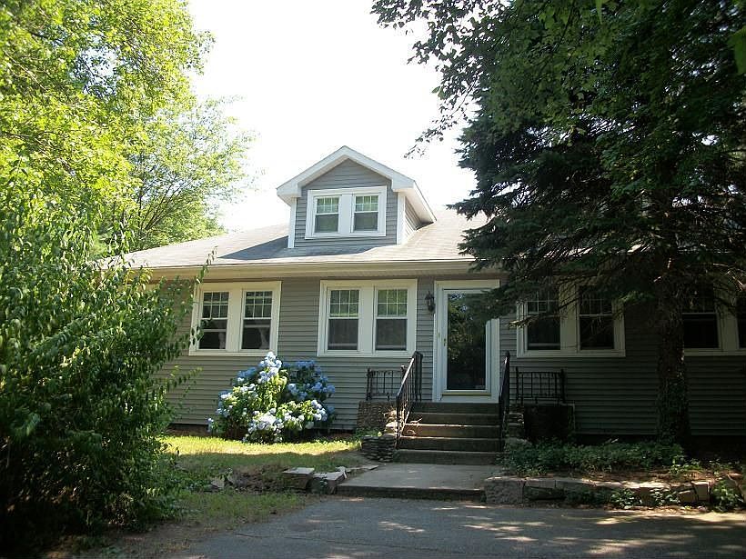 275 Summer St, Rockland, MA 02370 Zillow
