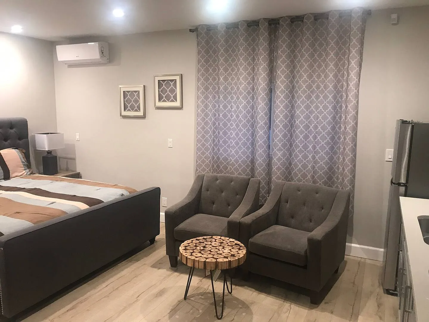 1 bed, 500 sqft, $2,100 — Photo 2