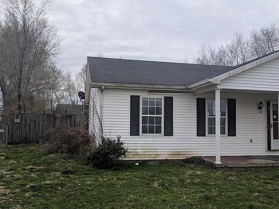 3rd image of 43 Oak Ct