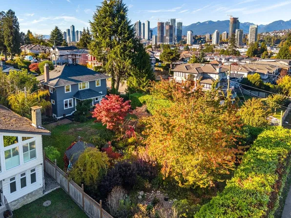 5558 Laurel St, Burnaby, BC V5G 1N2