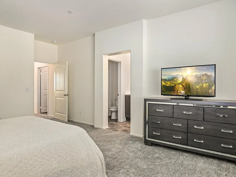 30411 Town Square Dr — Photo 11