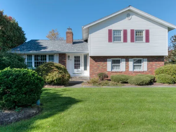 4 Breezy Green Rd, Leicester, MA 01524