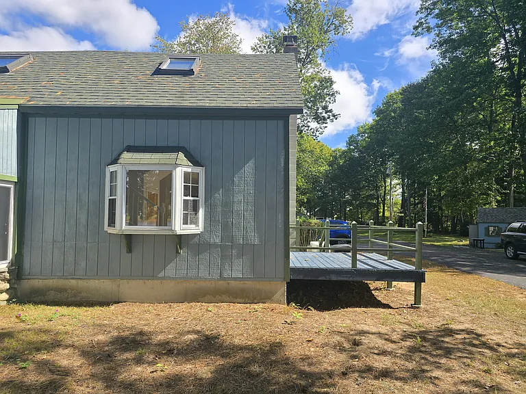 49 Riverview Dr #A — Photo 4