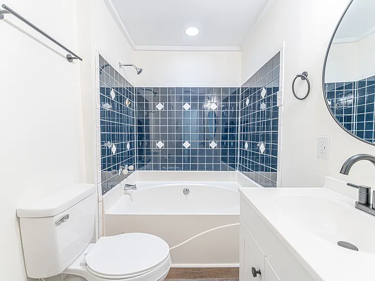 803 S 4th St — Photo 10