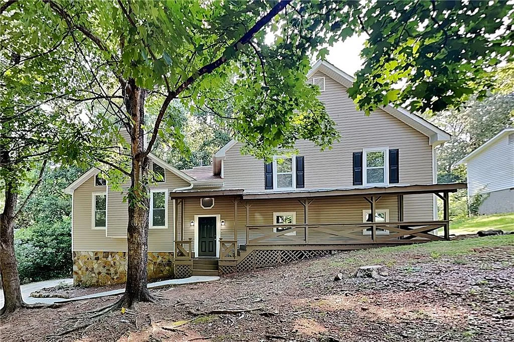 3 bed, 2.0 bath, 1492 sqft, $1,975 — Photo 1