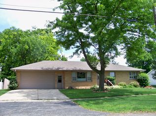 11612 Prairie Ave, Hebron, IL 60034