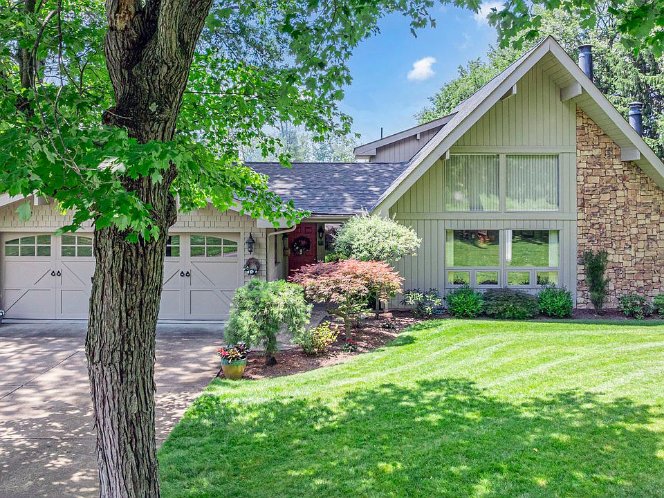 1st image of 2 Pleasant Grove Dr