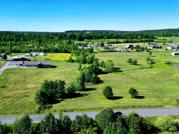 16 Autumnbrook Ln, Conway, AR 72032