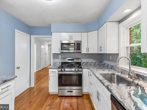 9203 Wellington Ct, Lanham, MD 20706