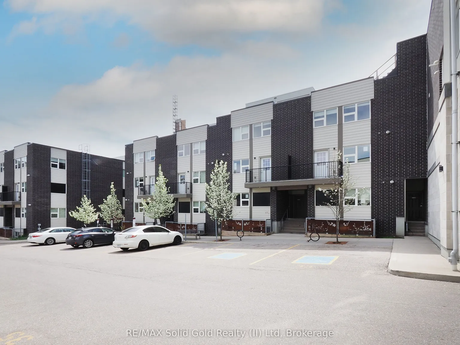 Ivy Towns ll — Photo 4