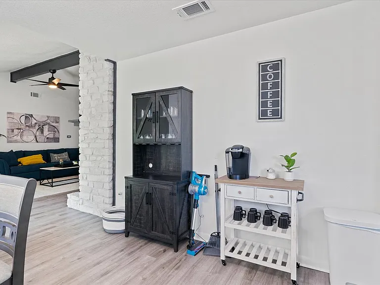 605 Hill Cv — Photo 11