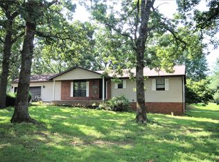 411 S Edmondson Rd, Gentry, AR 72734