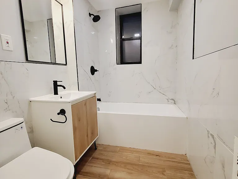 30 Bergen Ave #1E — Photo 6