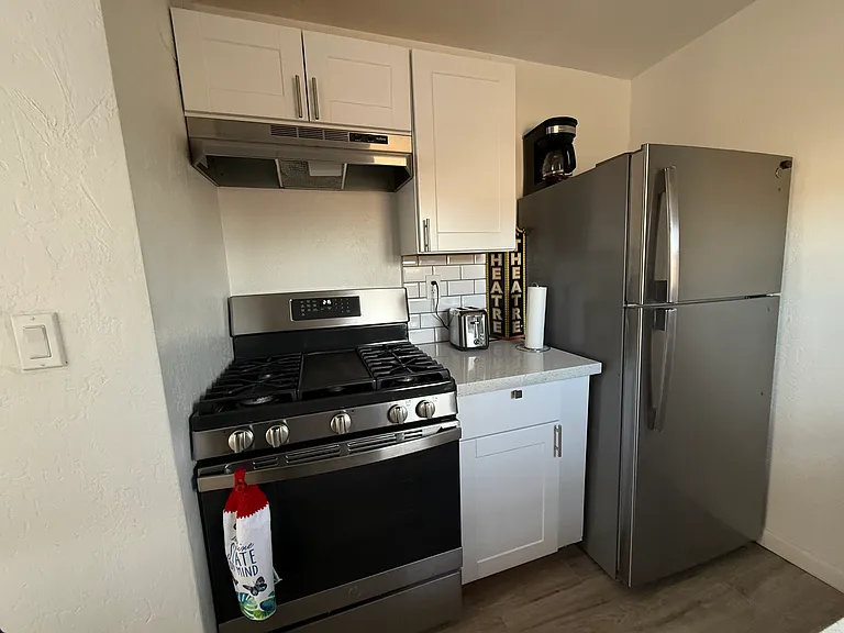 478 E Sycamore St #1 — Photo 2